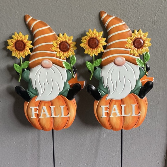 BNWT- Set of 2- FALL Pumpkin Sunflower Gnome- Metal Yard or Lawn Stakes - Picture 9 of 17